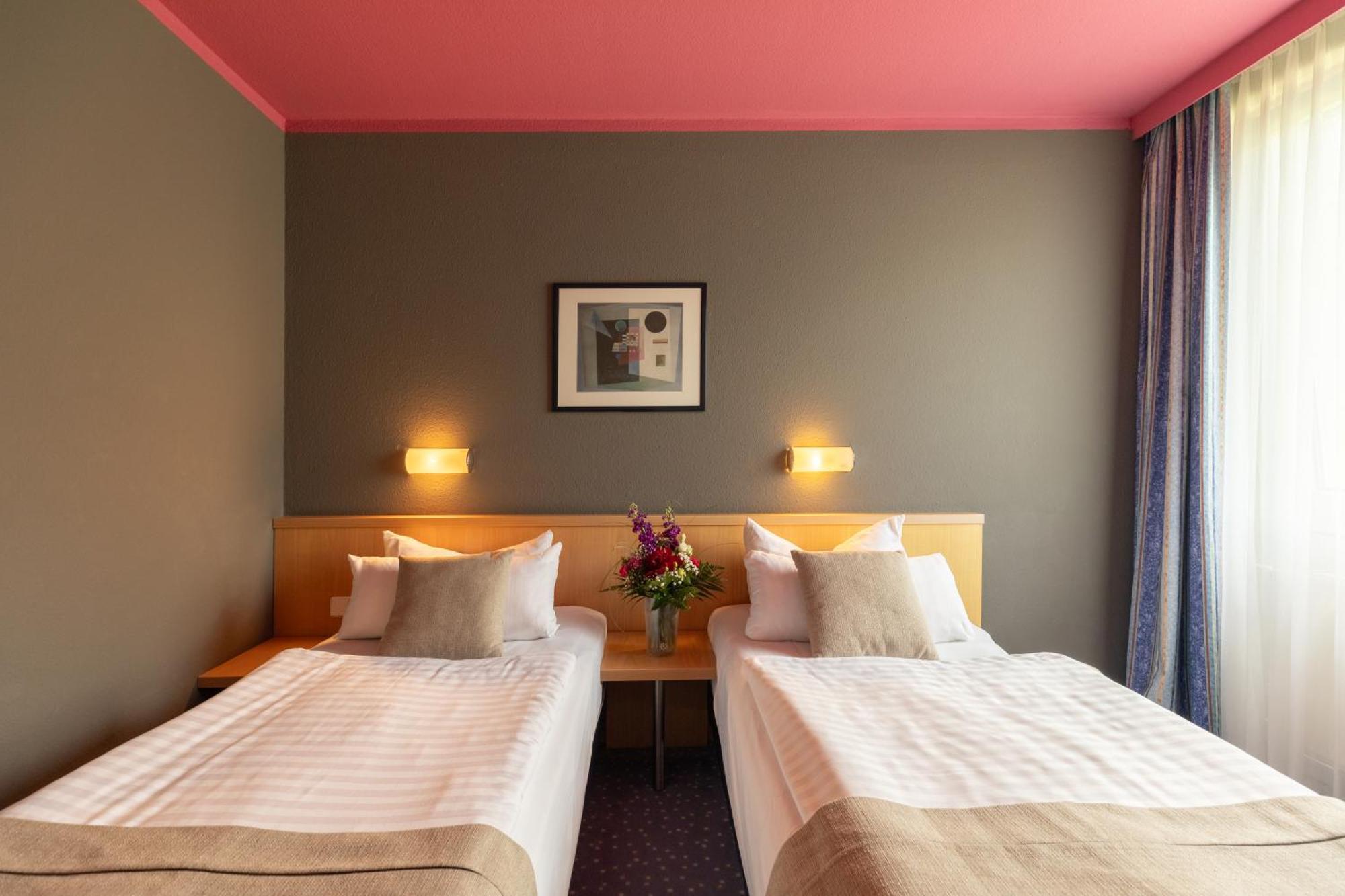 Garner Hotel Cottbus Sued By Ihg Exterior photo