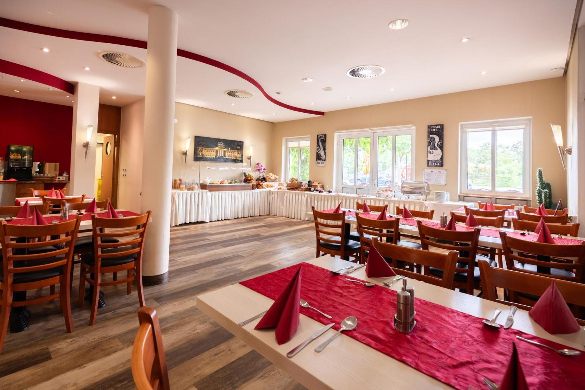 Garner Hotel Cottbus Sued By Ihg Exterior photo