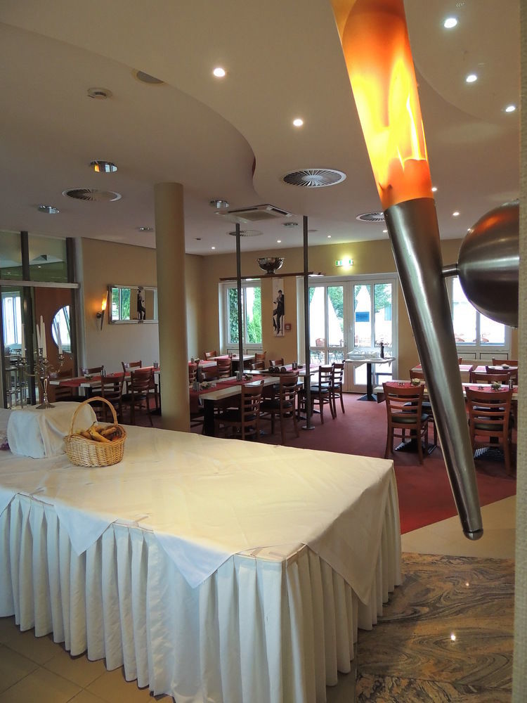 Garner Hotel Cottbus Sued By Ihg Exterior photo